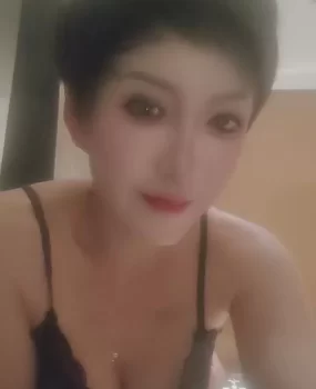 青岛市区短发御姐！老人都知道吧