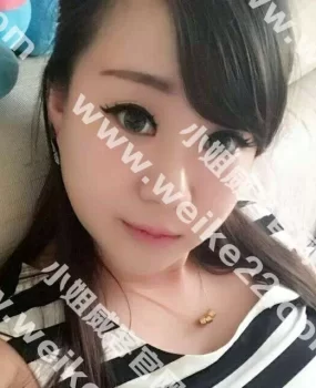 微胖东北妹，颜值高，豪乳惊人。